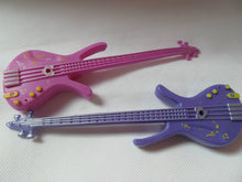 Load image into Gallery viewer, PINK or PURPLE SINDY BRATZ DOLLS SIZE ACCESSORY GUITAR UK SELLER FREE P&amp;P

